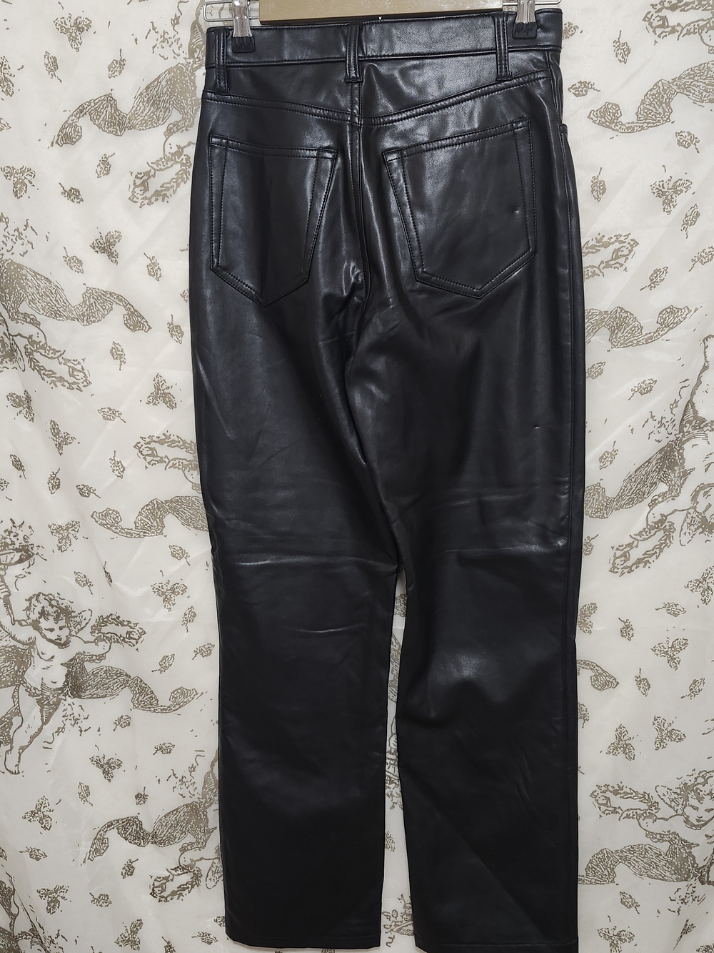Abercrombie & Fitch The '90s Straight Ultra High Rise pants in a size 27/4 Short
